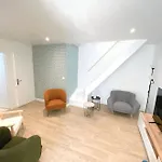 Private - Shared House - -tram- Train Br1-5 Пессак