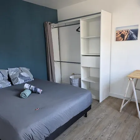 Private - Shared House - -tram- Train Br1-5 منزل للإقامة