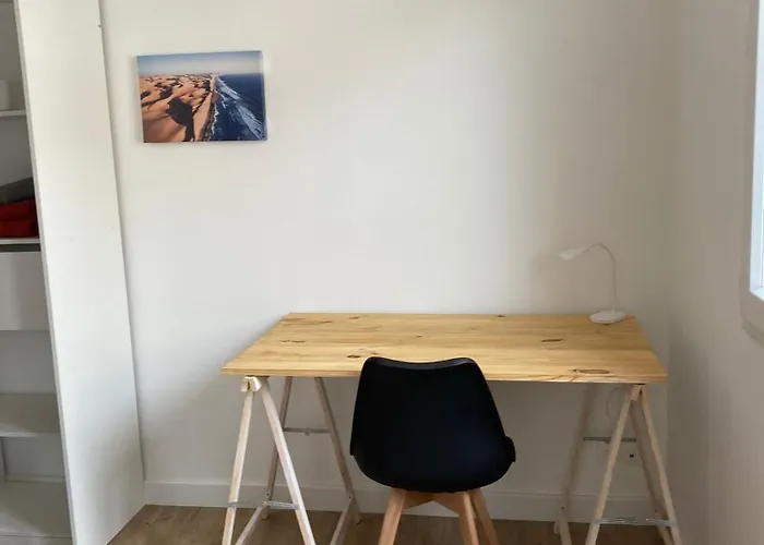 Private - Shared House - -tram- Train Br1-5 佩萨克