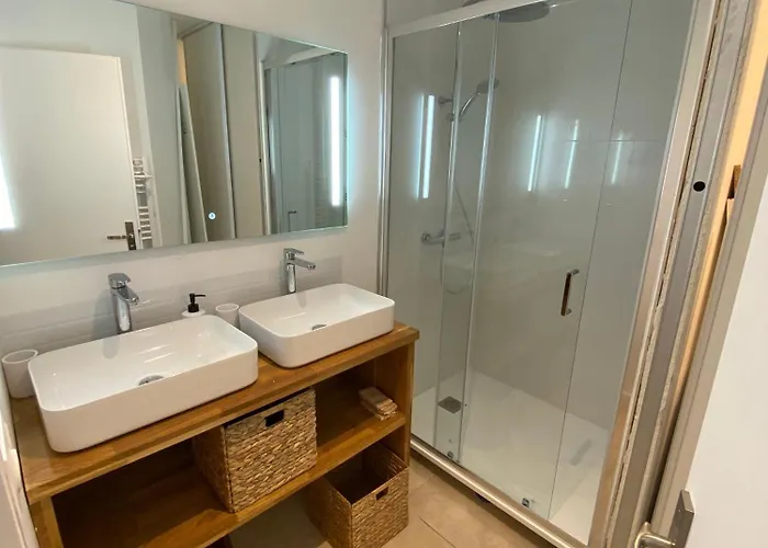 Private - Shared House - -tram- Train Br1-5 Alloggio in famiglia