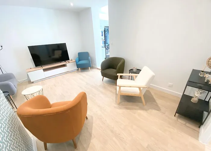 Private - Shared House - -tram- Train Br1-5 佩萨克